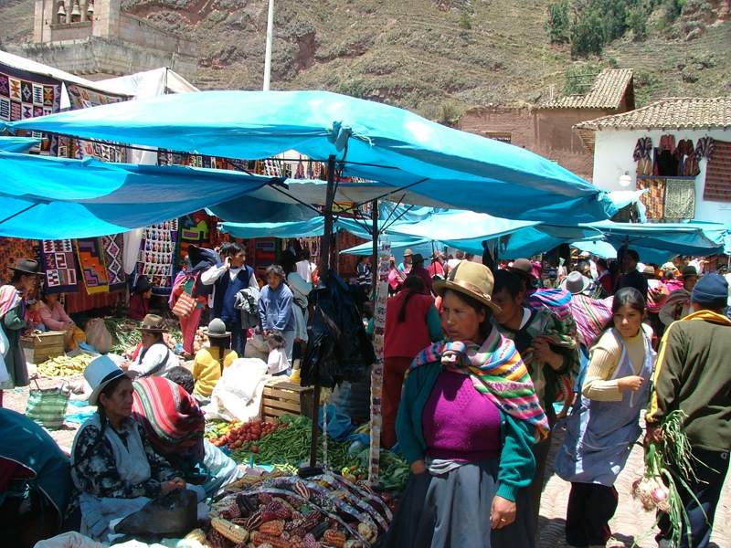 Mercato tradizionale a Pisac - Peru
